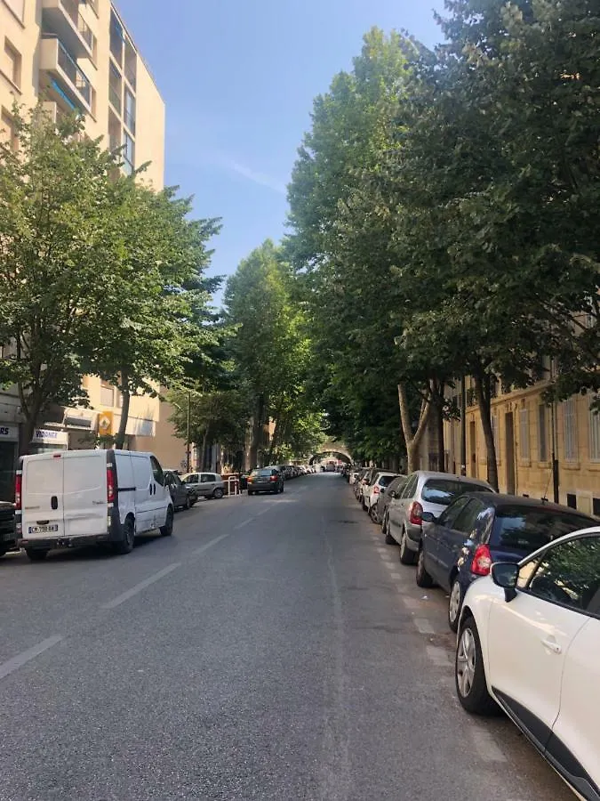 Apartament Grand T1 De 38 M2 Au Design Epuree Marsylia